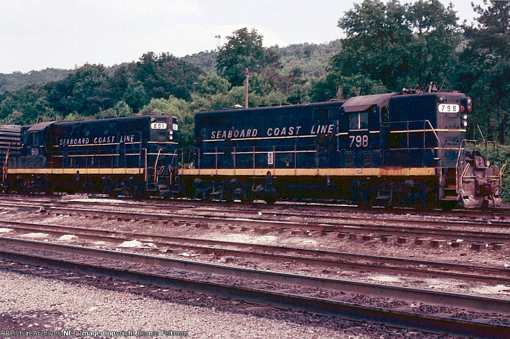 Seaboard Coast Line GP7's #798 and #801 (GP7) tied down in the yard 